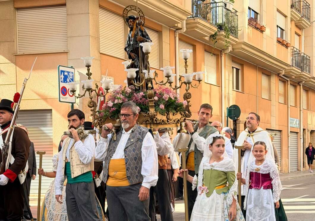 Sant Roc del Raval reúne a cientos de vecinos en Castellón
