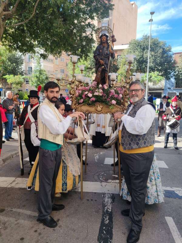 Sant Roc del Raval reúne a cientos de vecinos en Castellón