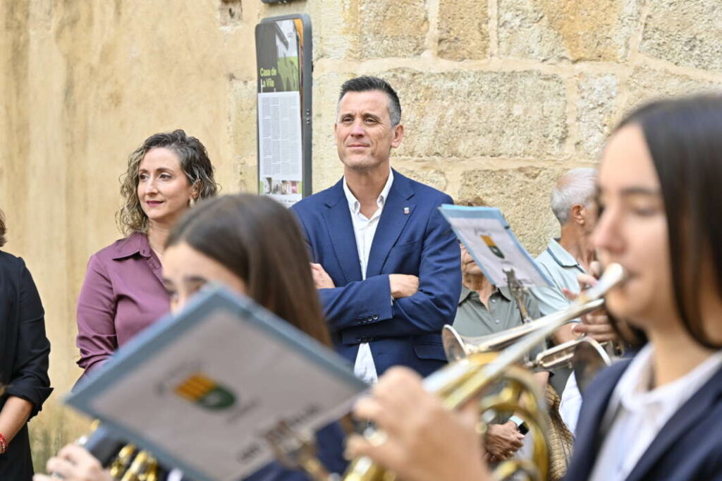 Més de 200 músics omplin Catí de música en la XXXI Trobada de Bandes