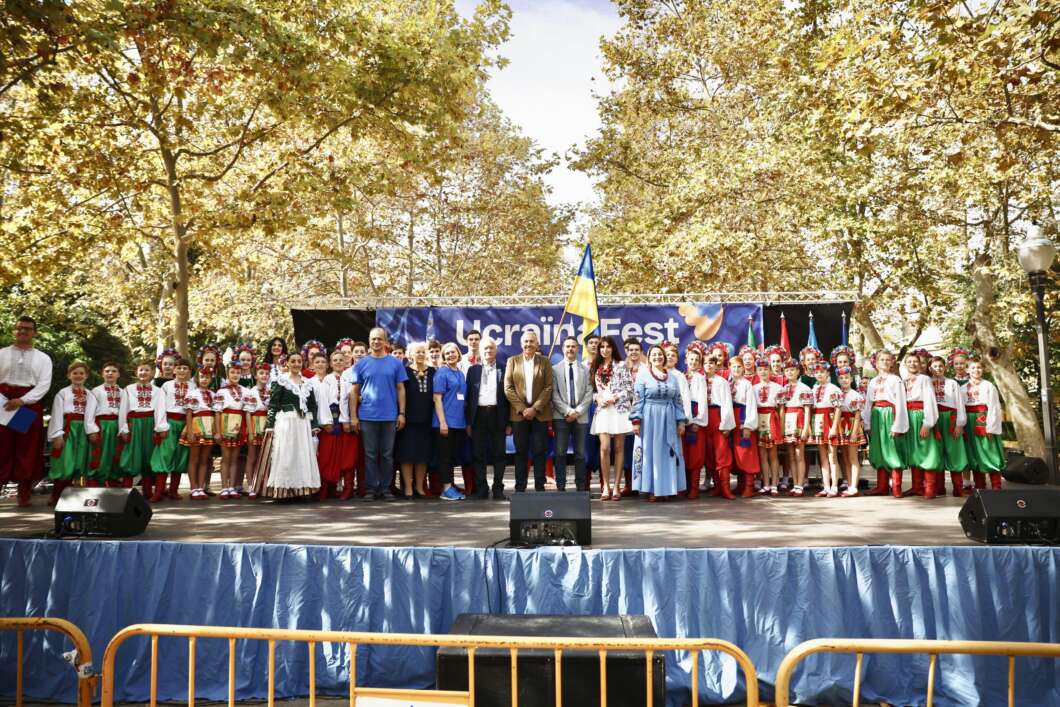 El parque Ribalta celebra UcraïnaFest con música, danza y gastronomía ucraniana