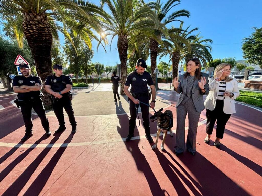 Almassora consciencia els joves sobre les drogues amb exhibicions canines