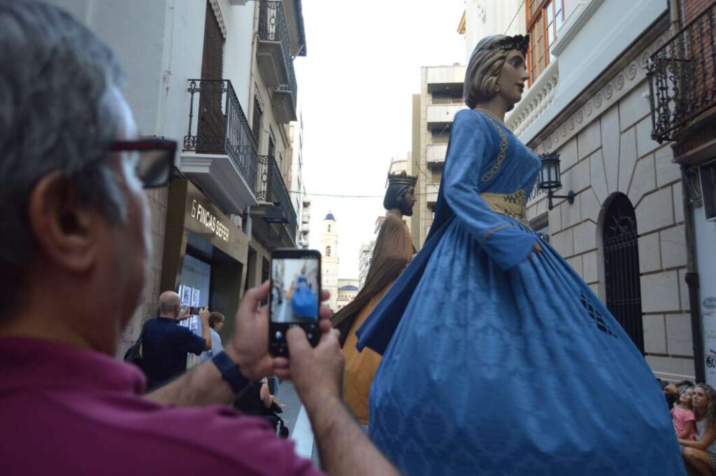 Vila-real celebra el Correllengua Cívic amb motiu del 9 d’Octubre