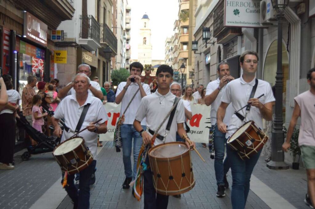 Vila-real celebra el Correllengua Cívic amb motiu del 9 d’Octubre
